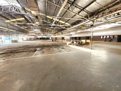 Ground floor Car Workshop / Warehouse in Prime Bukit Timah (D21), Factory #529066501